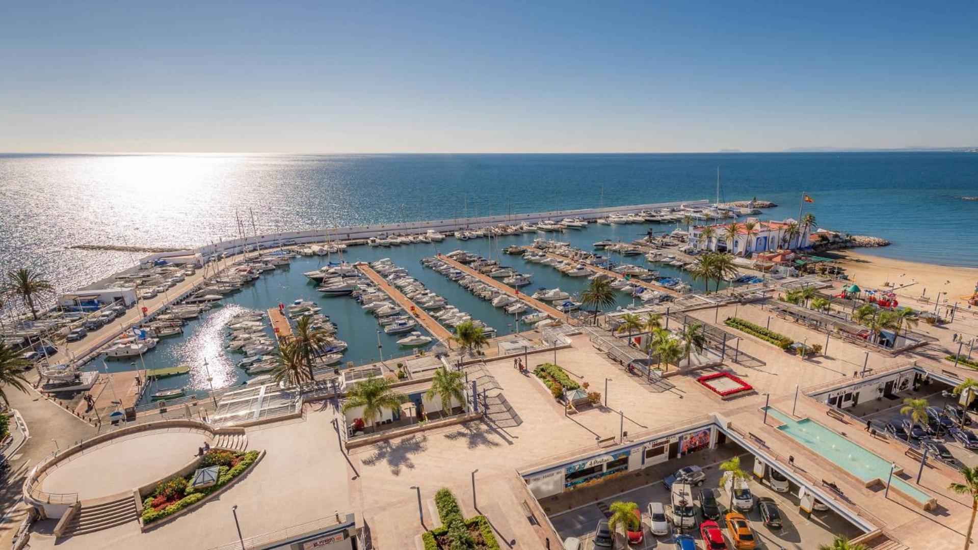 Апартаменты Seafront In Marbella With Pool And Garage Экстерьер фото